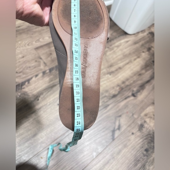 Sole Society Women's Taupe and Cognac Open-Toe Flats - Picture 4 of 4